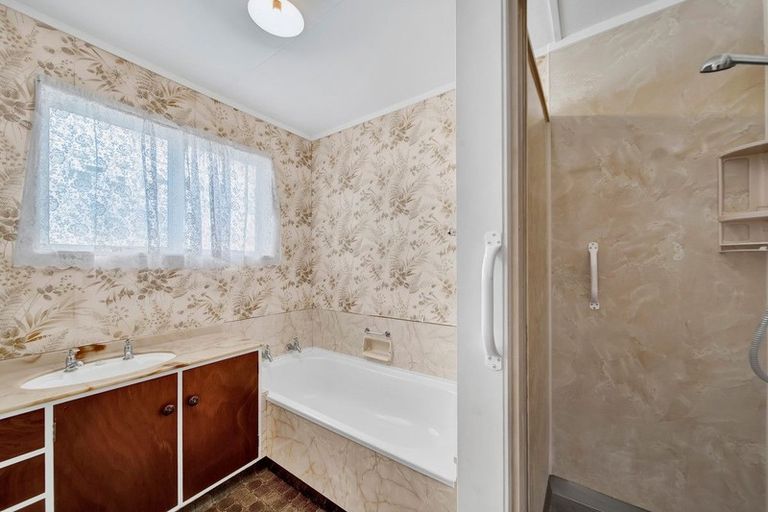 Photo of property in 19 Milmoe Street, Hawera, 4610