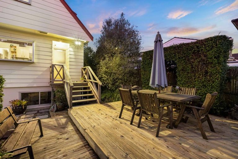 Photo of property in 153 Aviemore Drive, Highland Park, Auckland, 2010