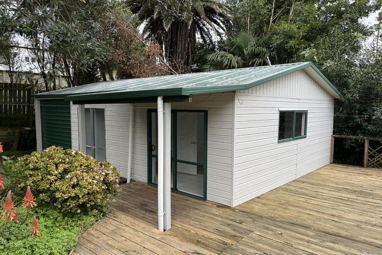 Photo of property in 11 Kilcar Place, Massey, Auckland, 0614