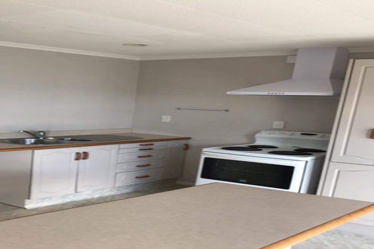 Photo of property in 8a Busby Place, Awapuni, Palmerston North, 4412