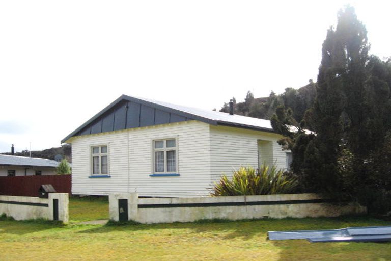 Photo of property in 24 Coal Street, Reefton, 7830