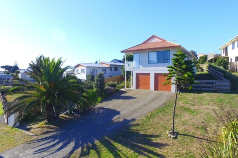Photo of property in 13 Aranui Avenue, Waitarere Beach, Levin, 5510