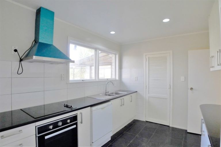 Photo of property in 1 Iorangi Place, Hillpark, Auckland, 2102