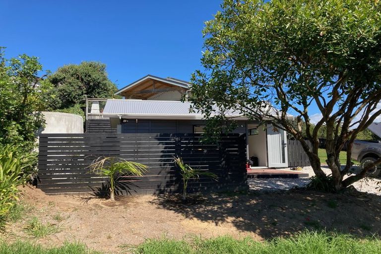 Photo of property in 2 Eveline Street, Mangawhai Heads, Mangawhai, 0505