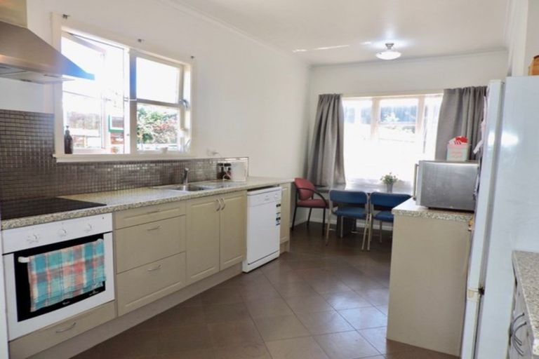 Photo of property in 5 Rumgay Street, Fairfield, Lower Hutt, 5011