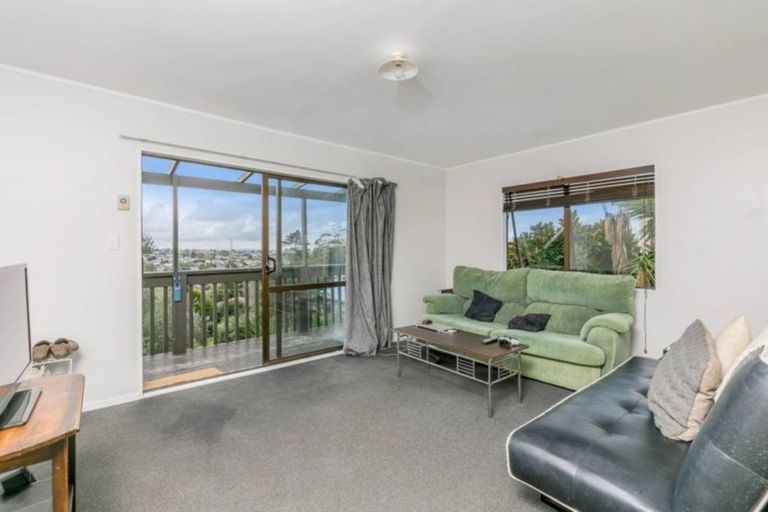 Photo of property in 14 Arde Place, Massey, Auckland, 0614