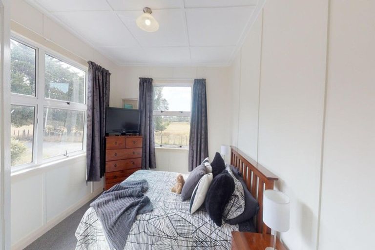 Photo of property in 2079 Kimbolton Road, Kiwitea, Feilding, 4777