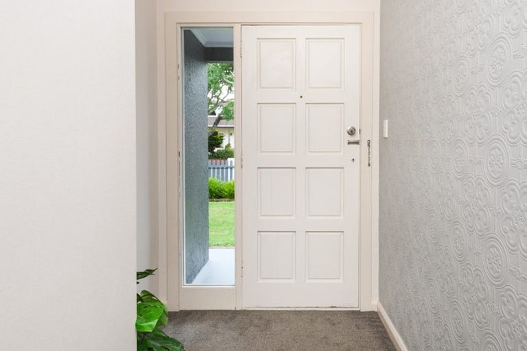 Photo of property in 32 Pahiatua Street, Hokowhitu, Palmerston North, 4410