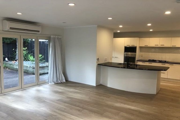 Photo of property in 10 Dodson Avenue, Milford, Auckland, 0620