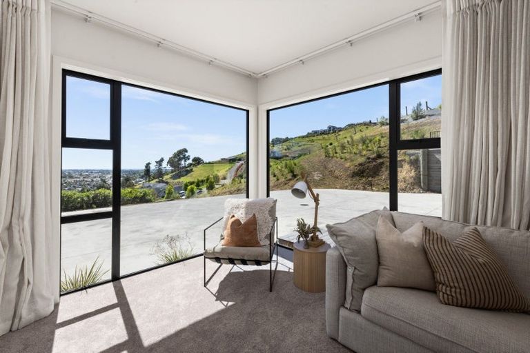 Photo of property in 3 Te Roera Drive, Taradale, Napier, 4112