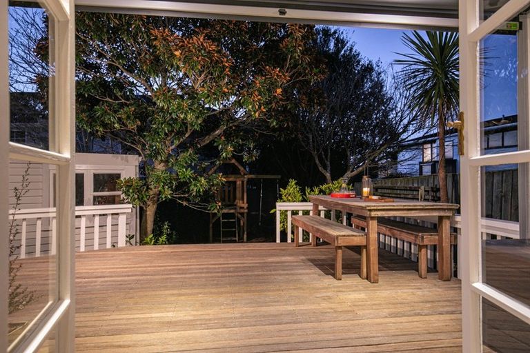 Photo of property in 1/42 Toroa Street, Torbay, Auckland, 0630