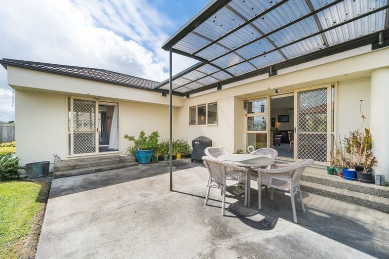 Photo of property in 18 Dalfield Place, Highbury, Palmerston North, 4412