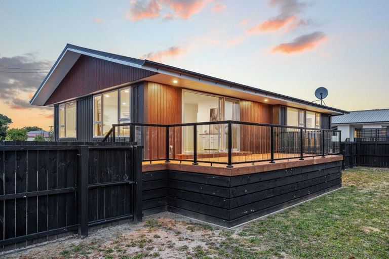 Photo of property in 19b Rawson Street, New Brighton, Christchurch, 8083