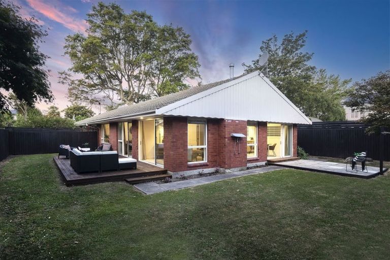 Photo of property in 1/15 Knowles Street, St Albans, Christchurch, 8052