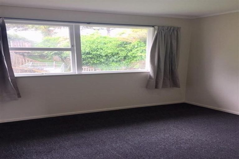 Photo of property in 9 Shale Avenue, Massey, Auckland, 0614