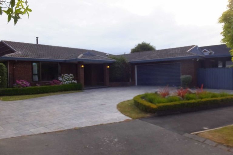 Photo of property in 12 Felstead Place, Avonhead, Christchurch, 8042