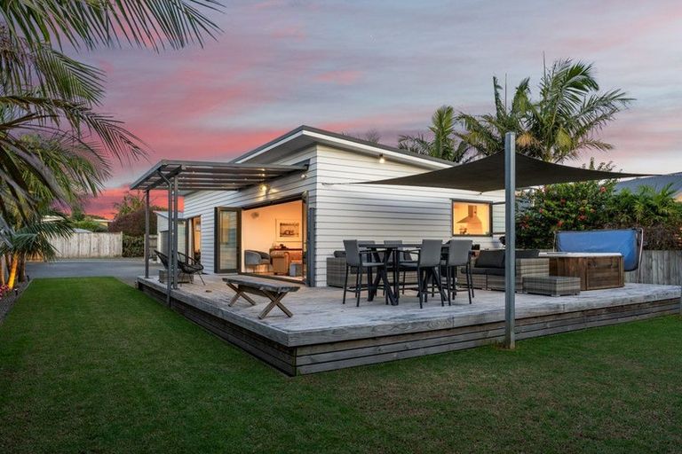 Photo of property in 18 Seabreeze Road, Mangawhai Heads, Mangawhai, 0505