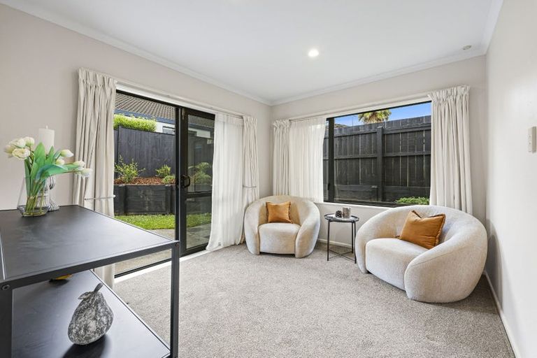 Photo of property in 25 Dairyland Drive, East Tamaki Heights, Auckland, 2016