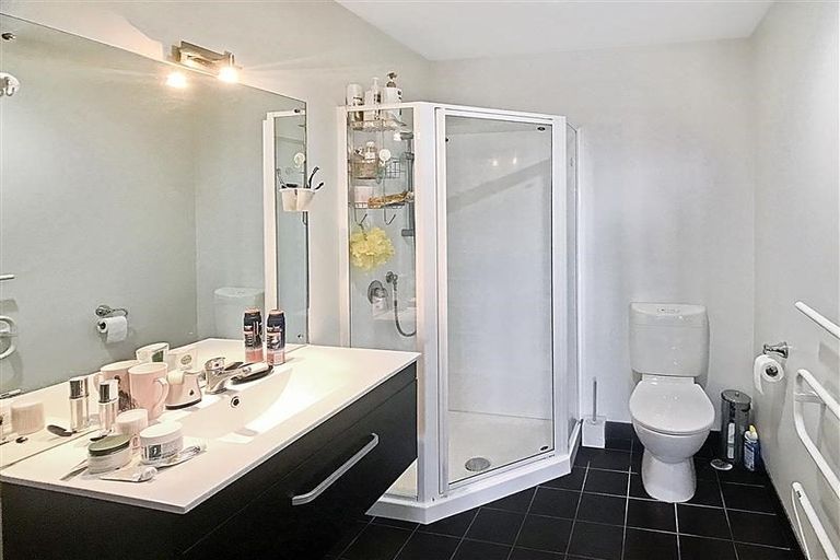 Photo of property in 20 Leneford Drive, East Tamaki, Auckland, 2013