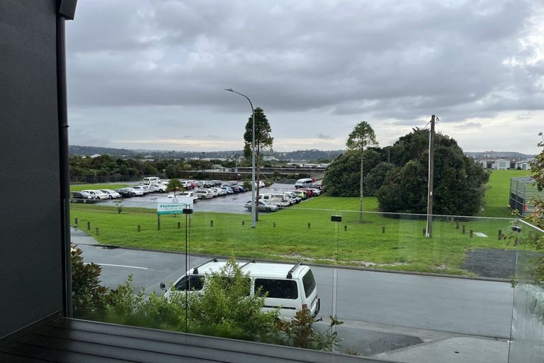 Photo of property in 26 Memorial Park Lane, Hobsonville, Auckland, 0618
