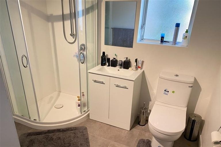 Photo of property in 283 Devonport Road, Tauranga, 3110