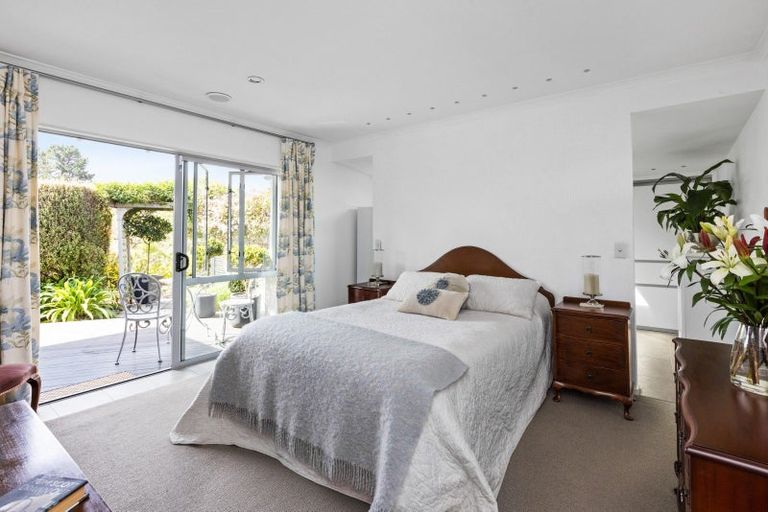 Photo of property in 46 Hikanui Drive, Havelock North, 4130