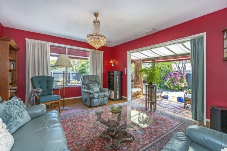 Photo of property in 2/10 Karen Lane, Beckenham, Christchurch, 8023