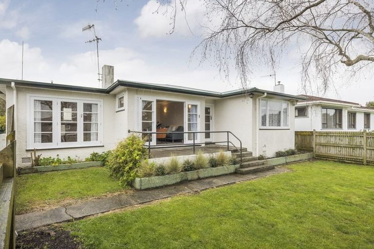 Photo of property in 10 Salisbury Avenue, Terrace End, Palmerston North, 4410