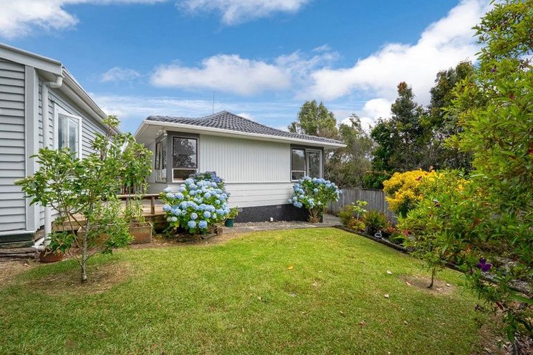 Photo of property in 4 Spinella Drive, Bayview, Auckland, 0629