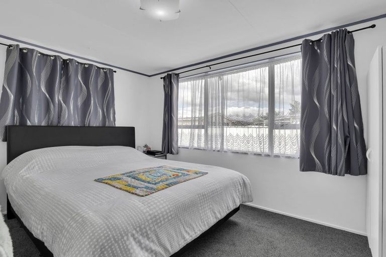 Photo of property in 111 Apollo Parade, Milson, Palmerston North, 4414