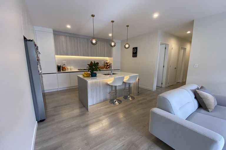 Photo of property in 14 Vinistra Road, Kumeu, 0810