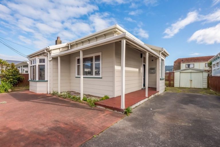 Photo of property in 11 Bay Street, Petone, Lower Hutt, 5012