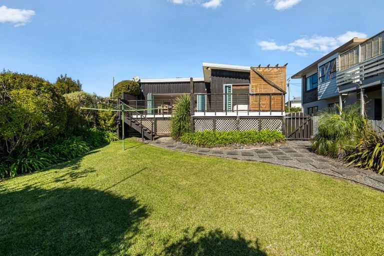 Photo of property in 93 Wade River Road, Stanmore Bay, Whangaparaoa, 0932