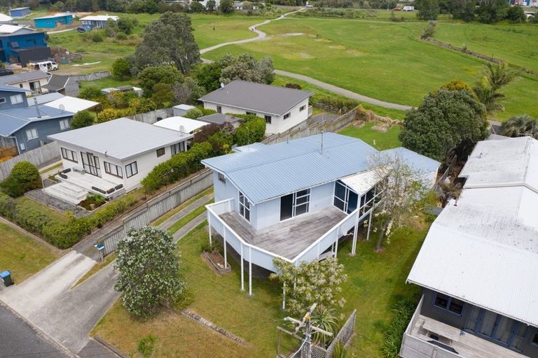 Photo of property in 30 Hillview Road, Waihi Beach, 3611