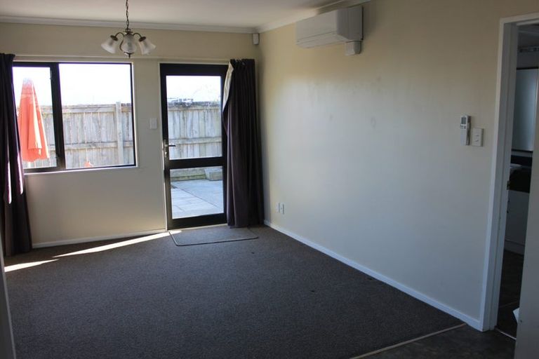 Photo of property in 18 Royal Oak Drive, Kelvin Grove, Palmerston North, 4414