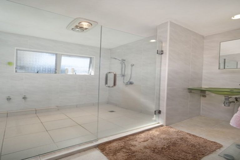 Photo of property in 1/24 Cranberry Place, Bucklands Beach, Auckland, 2012