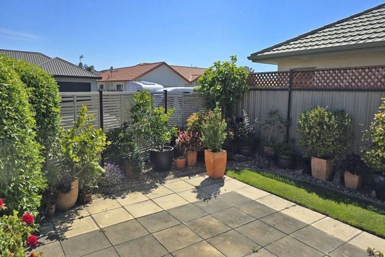 Photo of property in 12 Caulfield Place, Taradale, Napier, 4112