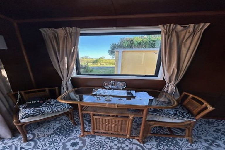 Photo of property in 286 Rehutai Road, Baylys Beach, Dargaville, 0377