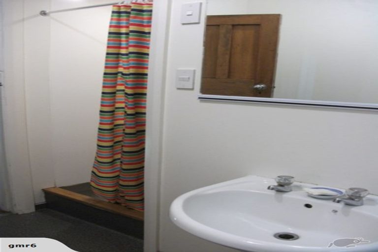 Photo of property in 6 Thorby Street, Northland, Wellington, 6012