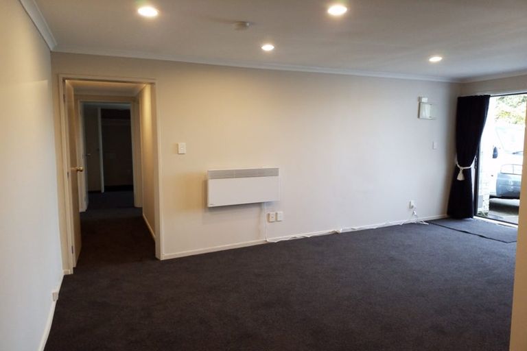 Photo of property in 9 Rangitane Street, Maupuia, Wellington, 6022