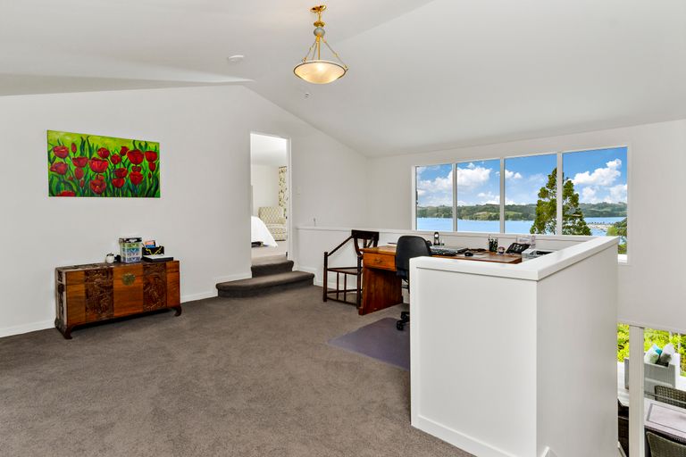 Photo of property in 14 Creek Street, Sandspit, Warkworth, 0982