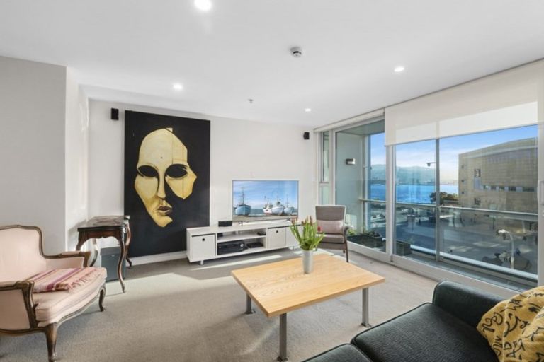 Photo of property in Portal Apartments, 4a/42 Cable Street, Te Aro, Wellington, 6011