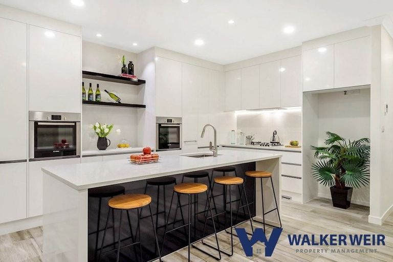 Photo of property in 19 Syd Grant Crescent, Orewa, 0931