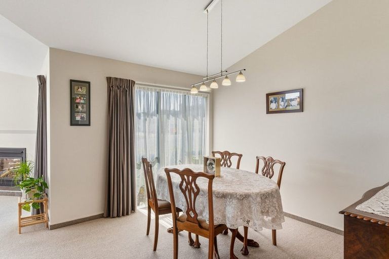 Photo of property in 2 Cadastral Court, Paraparaumu, 5032