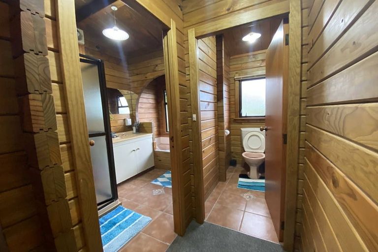 Photo of property in 10 Lagoon Way, West Harbour, Auckland, 0618