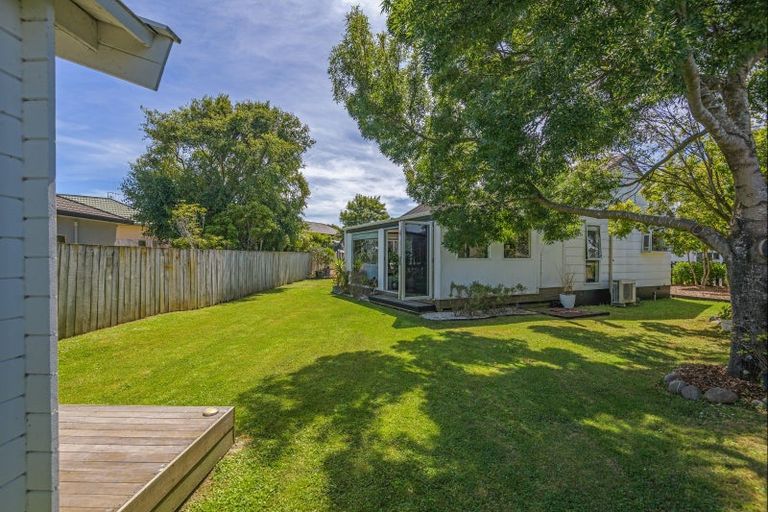 Photo of property in 19 Peppertree Glade, Kelvin Grove, Palmerston North, 4414