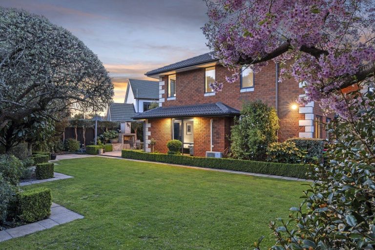 Photo of property in 12 Parkham Drive, Burnside, Christchurch, 8053