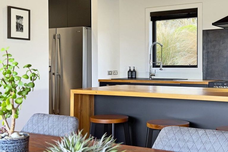 Photo of property in 6a Kinross Lane, Jacks Point, Queenstown, 9371