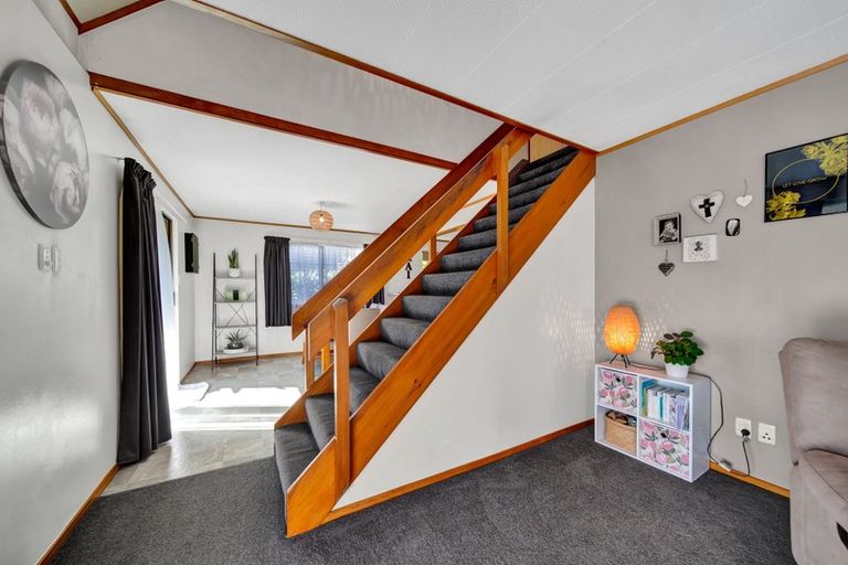 Photo of property in 31 Herekawe Drive, Spotswood, New Plymouth, 4310