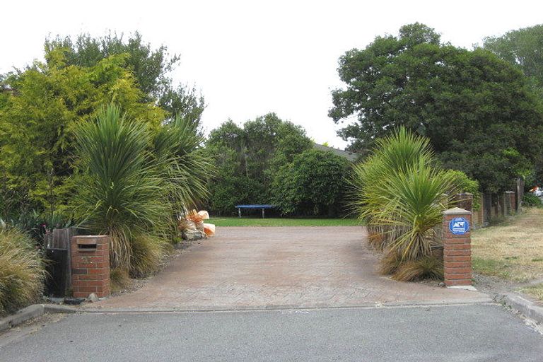 Photo of property in 25 Willoughby Lane, Parklands, Christchurch, 8083